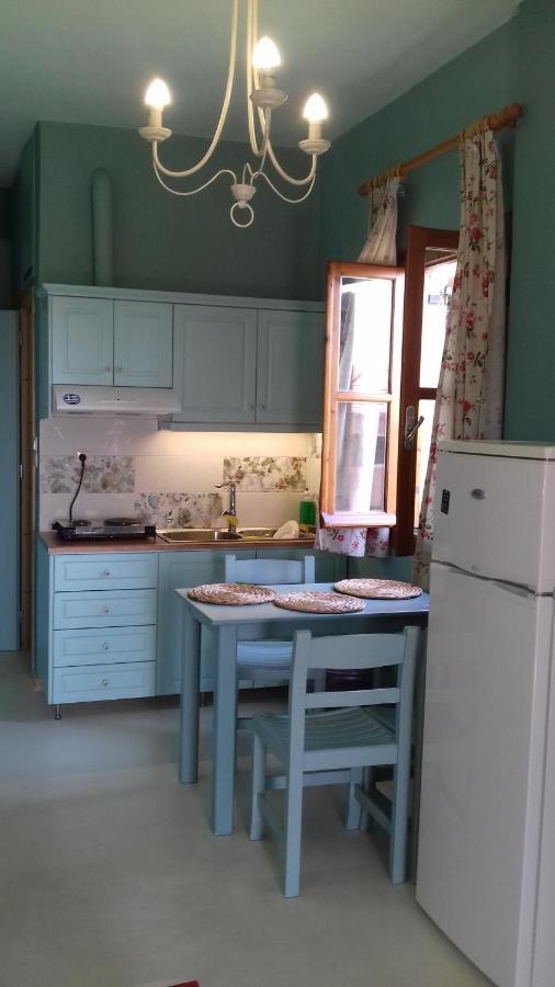 Iliolithos Rooms การ์ดามมีลี ภายนอก รูปภาพ
